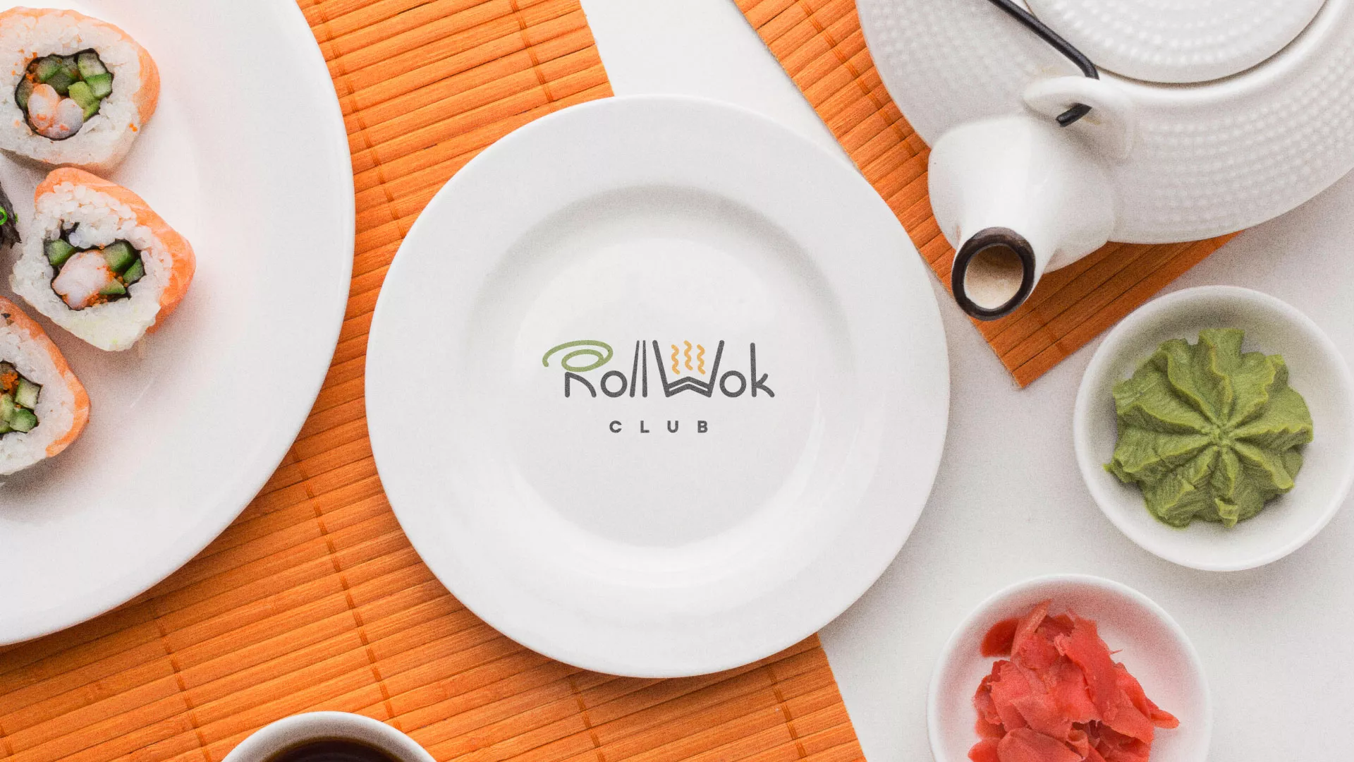 Разработка логотипа и фирменного стиля суши-бара «Roll Wok Club» в Учалах